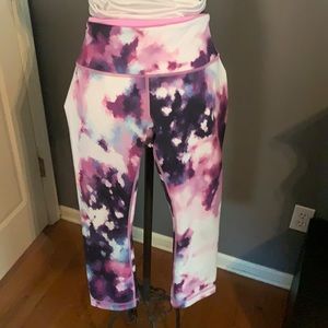 Lululemon Capri leggings.